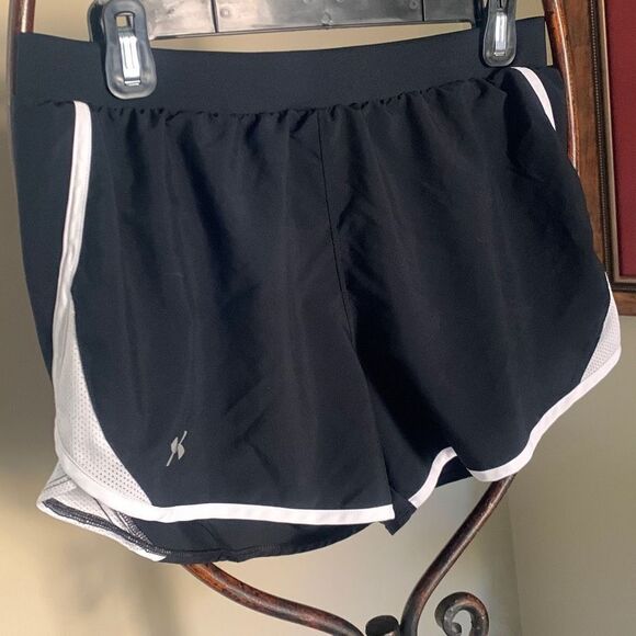 Under Armor Running Shorts - Picture 2 of 4
